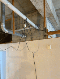 天井を高くして風通しと採光UP！自転車も置けて収納もたっぷり！ 　目黒区A様邸